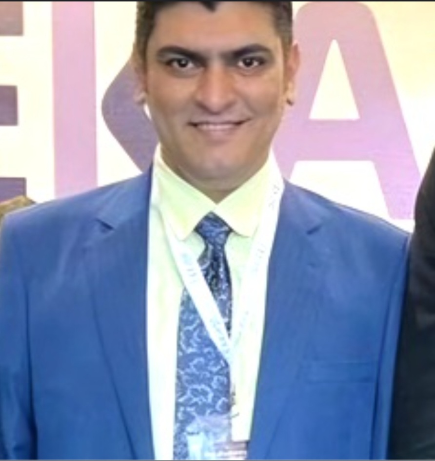 تصویر دکتر حمزه کرمی